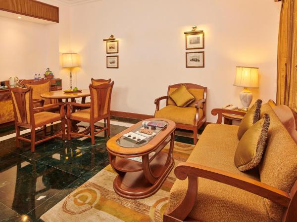 The Ummed Ahmedabad Airport : photo 2 de la chambre presidential suite- 30% discount on laundry
