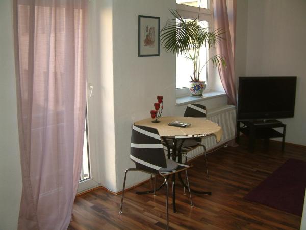 Pension Olé : photo 5 de la chambre appartement (2 adultes)