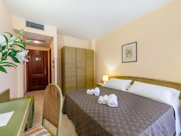 Rina Hotel : photo 4 de la chambre chambre double ou lits jumeaux standard