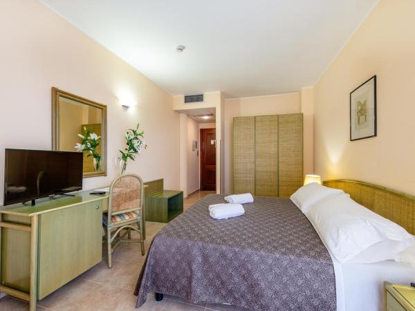 Rina Hotel : photo 3 de la chambre chambre double ou lits jumeaux standard