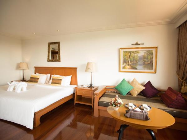The Imperial River House Resort, Chiang Rai : photo 2 de la chambre suite avec balcon et vue sur le fleuve 