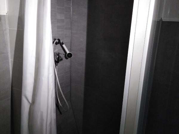 Chalet Saint Louis : photo 4 de la chambre chambre quadruple