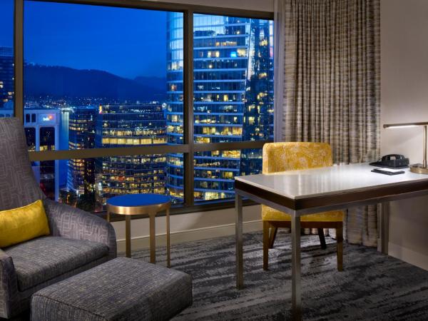 Hyatt Regency Vancouver : photo 8 de la chambre chambre lit king-size avec balcon