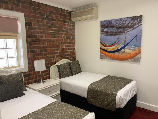 Ensenada Motor Inn and Suites : photo 5 de la chambre suite b 2 chambres