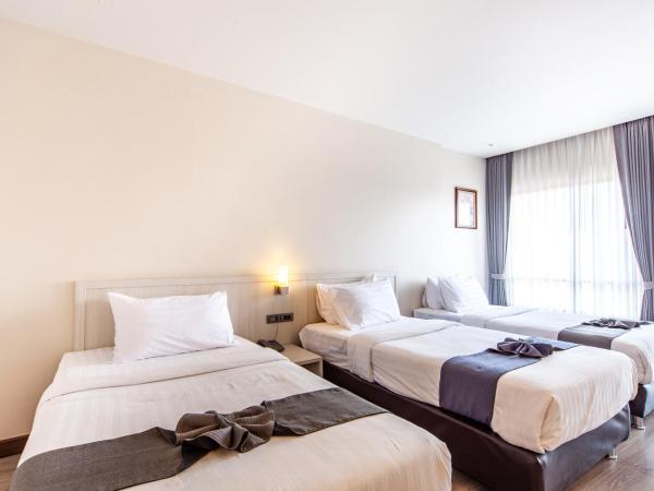 Rung Aroon Hotel By Le Siri : photo 9 de la chambre chambre triple supérieure