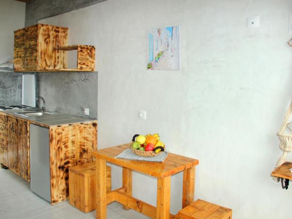 Christos studios and family apartments : photo 2 de la chambre chambre double deluxe