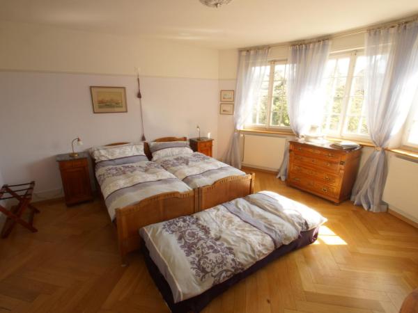 Bed and Breakfast Wildrose : photo 6 de la chambre chambre lits jumeaux avec salle de bains privative séparée