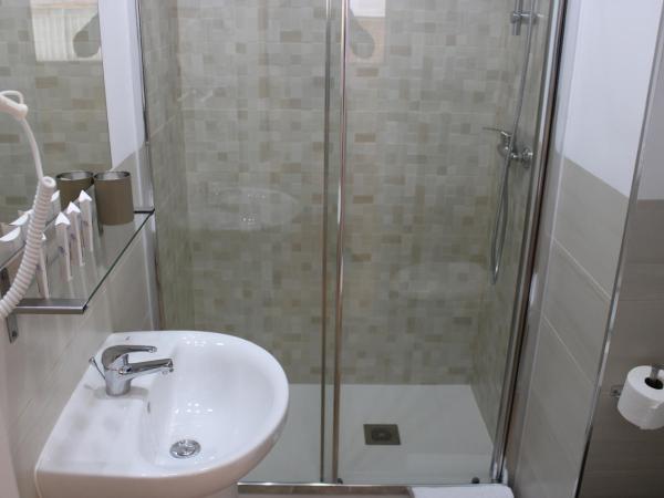 Fan Rooms Gálvez : photo 6 de la chambre chambre double supérieure