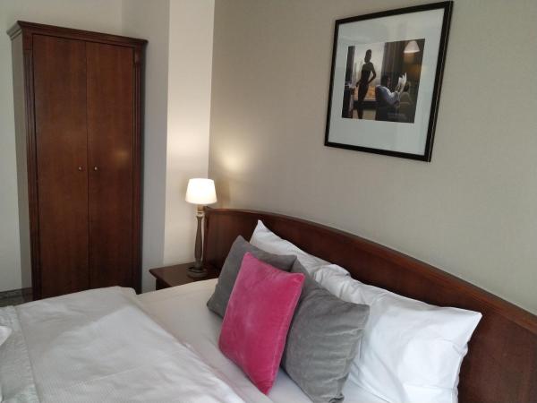 Hotel Stare Miasto Old Town : photo 6 de la chambre chambre deluxe double ou lits jumeaux