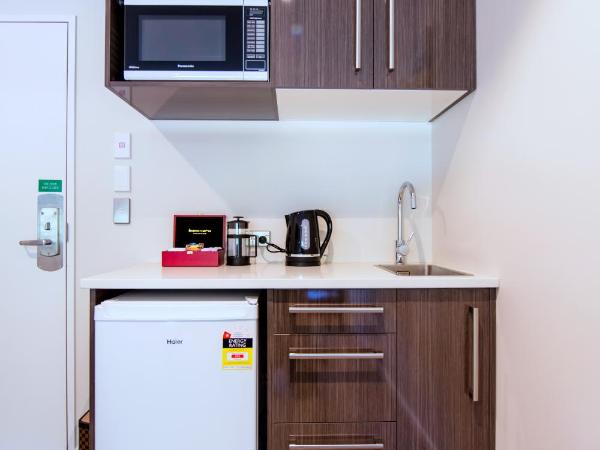 Alpine Hotel : photo 5 de la chambre chambre lit king-size deluxe - accessible aux personnes à mobilité réduite