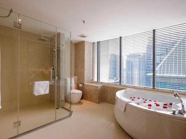 Sivatel Bangkok Hotel : photo 7 de la chambre suite d'angle 1 chambre - roselle