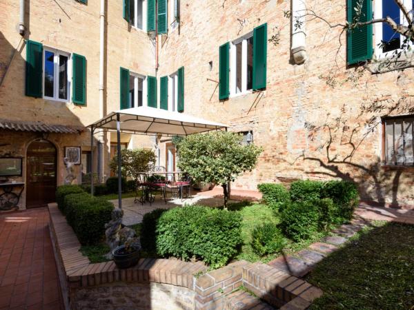 Piazza Paradiso Accommodation : photo 8 de la chambre appartement en duplex - bâtiment séparé