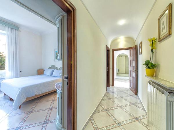 B&B Marcantonio - Ischia Ponte : photo 2 de la chambre villa - vue sur jardin