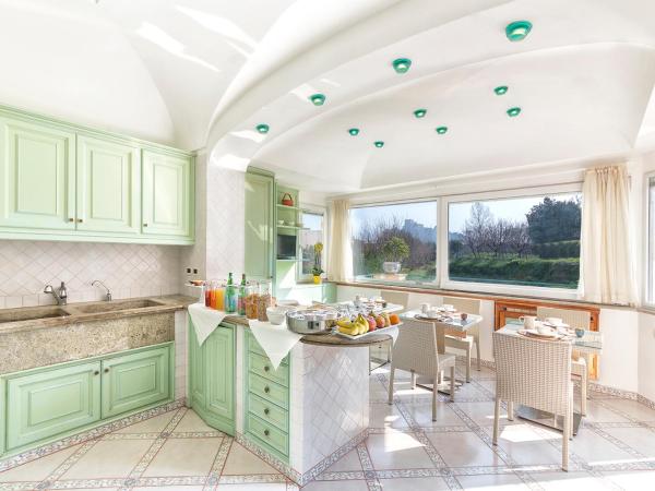 B&B Marcantonio - Ischia Ponte : photo 5 de la chambre villa - vue sur jardin