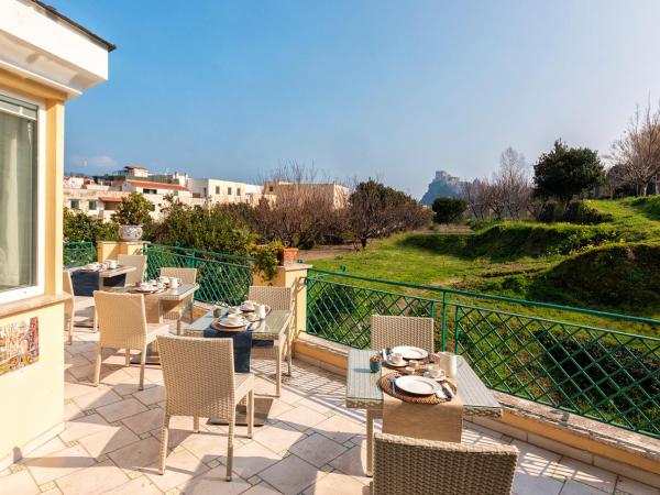 B&B Marcantonio - Ischia Ponte : photo 7 de la chambre villa - vue sur jardin