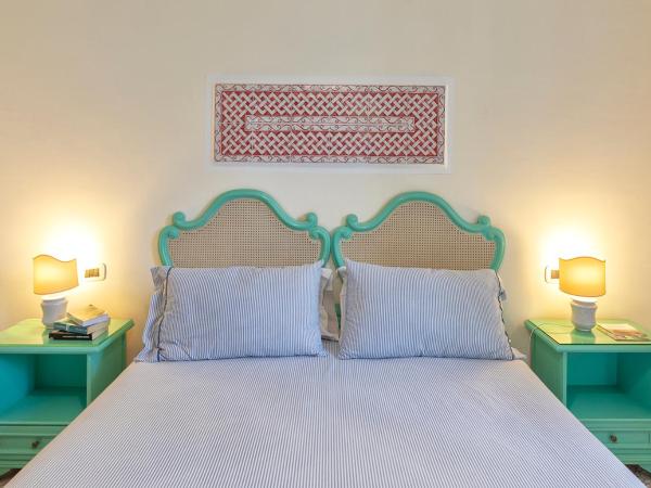 B&B Marcantonio - Ischia Ponte : photo 1 de la chambre chambre double avec balcon - vue sur château