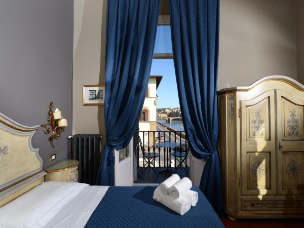 Residenza Vespucci : photo 2 de la chambre chambre double ou lits jumeaux de luxe avec balcon - vue sur rivière