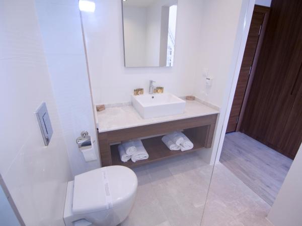 Neopol Hotel : photo 7 de la chambre chambre familiale