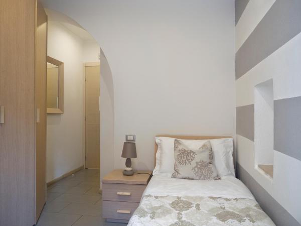 Affittacamere Lunamar : photo 7 de la chambre chambre simple avec salle de bains privative