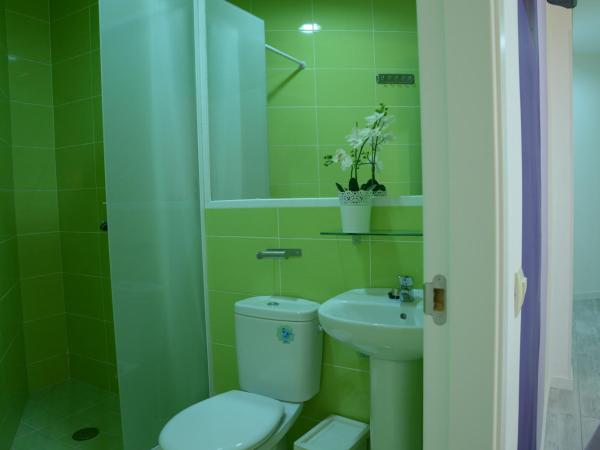 Nersan : photo 5 de la chambre chambre triple avec salle de bains privative