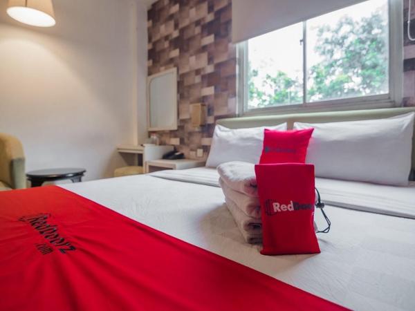 RedDoorz Plus near Mangga Besar Station 2 : photo 4 de la chambre chambre deluxe