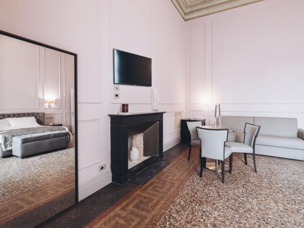 Gregorini Bingham Art Luxury Suites : photo 10 de la chambre suite deluxe avec lit king-size