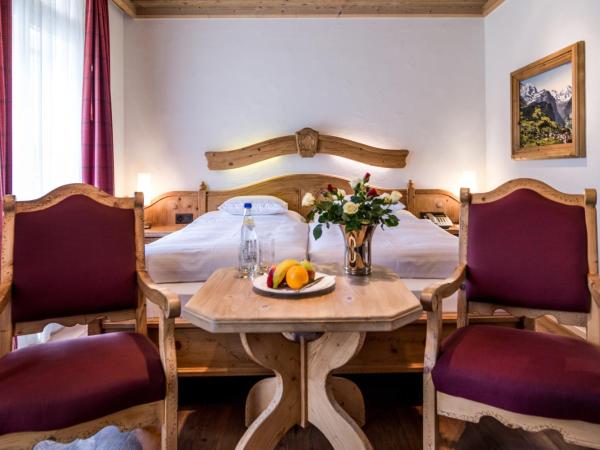 Hotel Schönegg : photo 5 de la chambre chambre double supérieure avec balcon - vue sur montagne