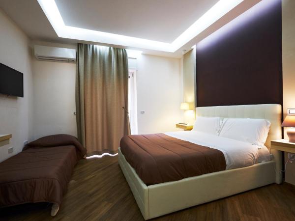 360 Hospitality : photo 6 de la chambre chambre triple avec balcon