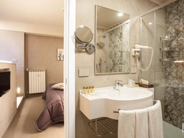 Hotel Cavour : photo 3 de la chambre chambre quadruple