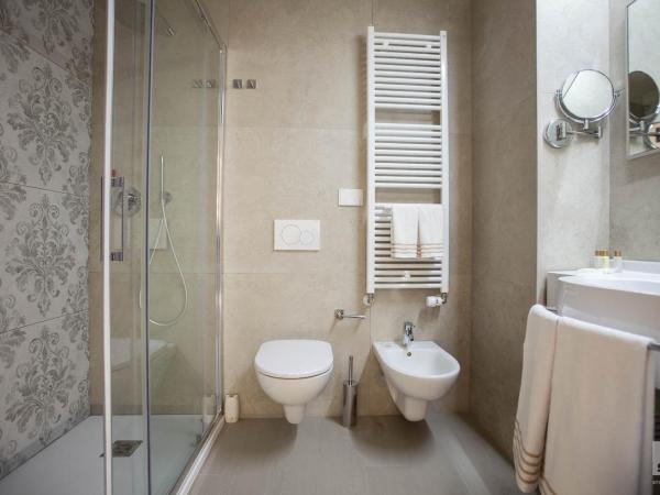 Hotel Cavour : photo 8 de la chambre chambre deluxe double ou lits jumeaux