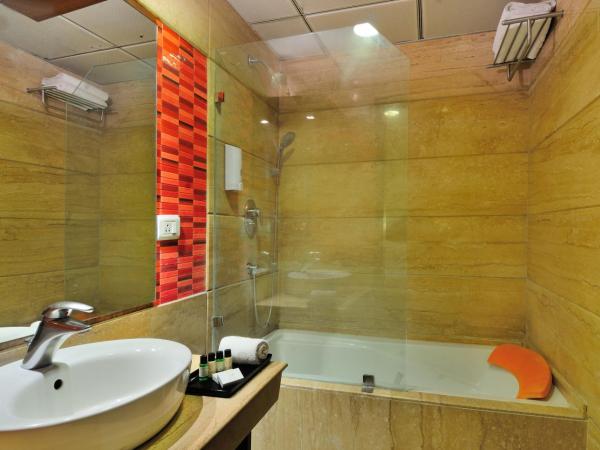 Hotel Aura - New Delhi Railway Station : photo 6 de la chambre premium room with bathtub