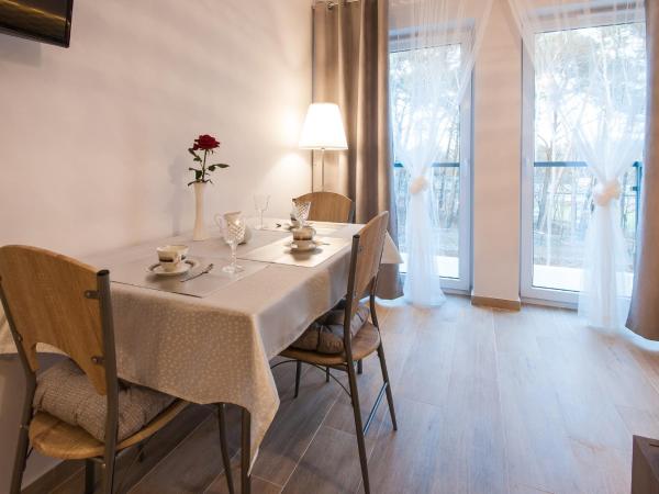 Apartamenty Cesarskie - Apartamenty Bryza - Parking : photo 3 de la chambre studio avec parking