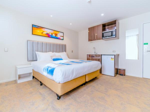 Alpine Hotel : photo 3 de la chambre chambre lit king-size deluxe - accessible aux personnes à mobilité réduite