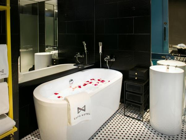 Likto Hotel-Free Shuttle Bus to Canton Fair : photo 10 de la chambre business suite-free snacks&clothes steamer