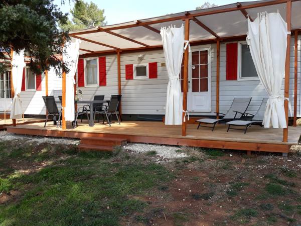 Grand Veles camp : photo 7 de la chambre mobile home 2 chambres avec vue sur mer