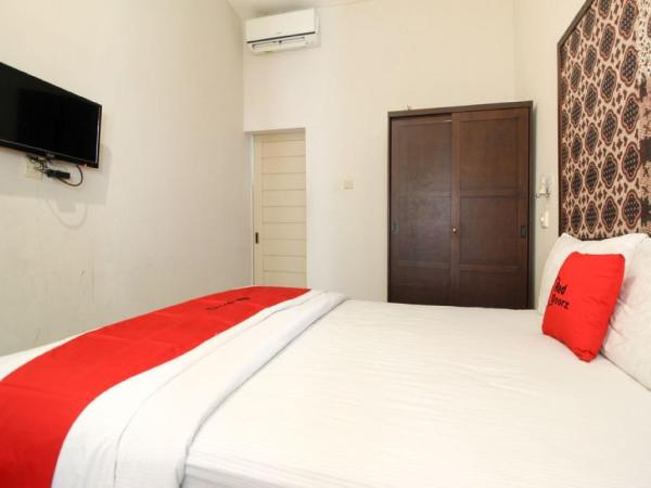 Reddoorz Syariah near Wijilan Yogyakarta : photo 5 de la chambre chambre double