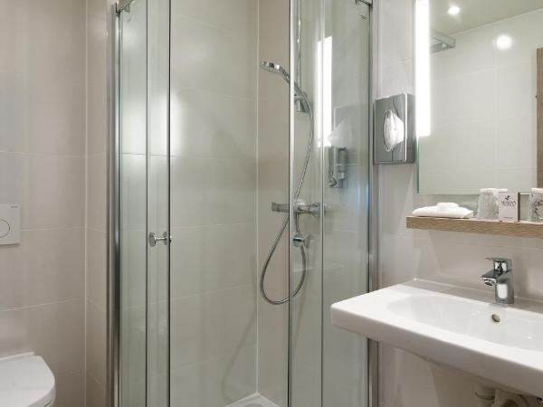 Martin's Brugge : photo 3 de la chambre chambre double confort avec douche