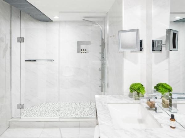 William Gray by Gray Collection : photo 4 de la chambre chambre lit king-size - maison william grey