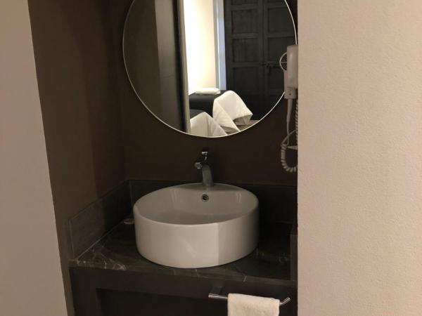 Hotel Isabel : photo 1 de la chambre chambre lits jumeaux