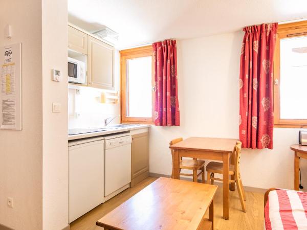 Vacancéole - Le Hameau de Valloire : photo 1 de la chambre studio (2 adultes)