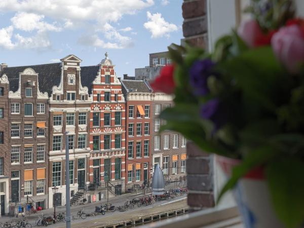 Hotel des Arts : photo 4 de la chambre chambre double ou lits jumeaux - vue sur canal