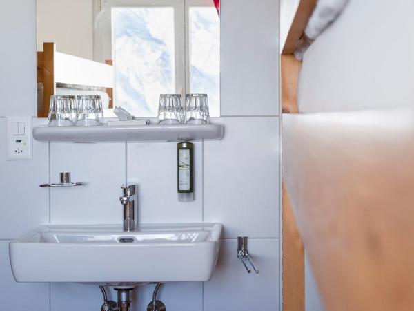 Hotel Schwarzsee : photo 2 de la chambre chambre lits jumeaux avec salle de bains commune