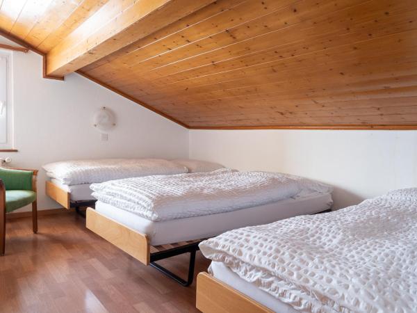 Hotel Schwarzsee : photo 5 de la chambre chambre triple avec salle de bains commune