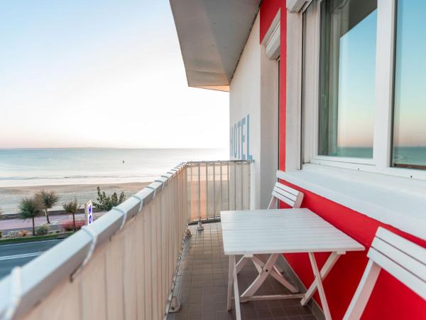 Hotel Le Trident Thyrsé : photo 1 de la chambre chambre double avec balcon - vue sur mer