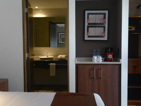 Hotel Ronda Minerva : photo 8 de la chambre suite supérieure lit king-size