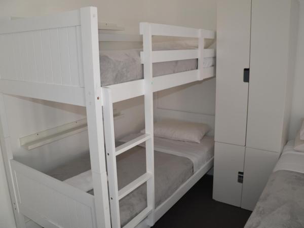 Sandy Bottoms Guesthouse : photo 3 de la chambre studio avec jardin, cour et salle de bains privative