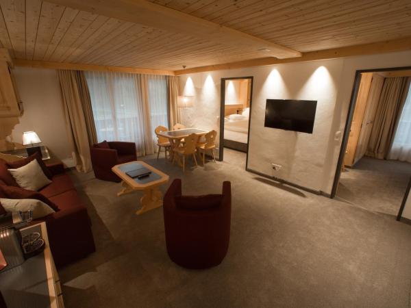 Bernerhof Swiss Quality Hotel Gstaad : photo 3 de la chambre suite 2 chambres