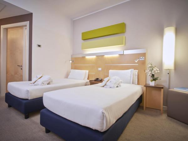 iH Hotels Milano Gioia : photo 4 de la chambre chambre lits jumeaux