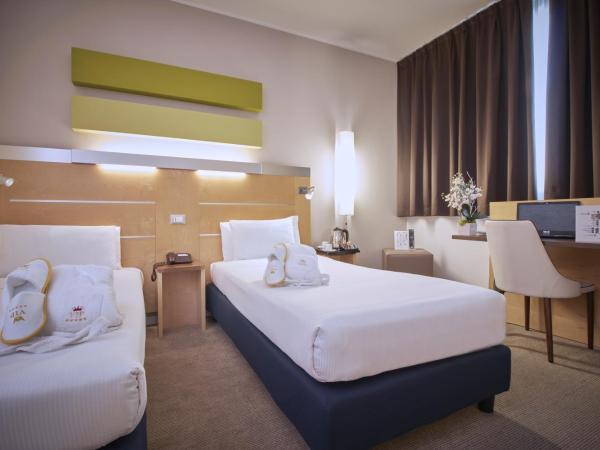 iH Hotels Milano Gioia : photo 6 de la chambre chambre lits jumeaux