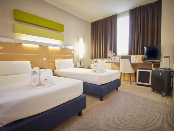 iH Hotels Milano Gioia : photo 3 de la chambre chambre lits jumeaux